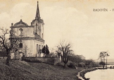 Kostel sv. Petra a Pavla v Radotíně