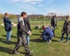 Zaměřování umístění nových stromů, které se budou sadit od 19. dubna 2022