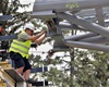 Přesun mostní konstrukce lávky na pilíře, 1.6.2022